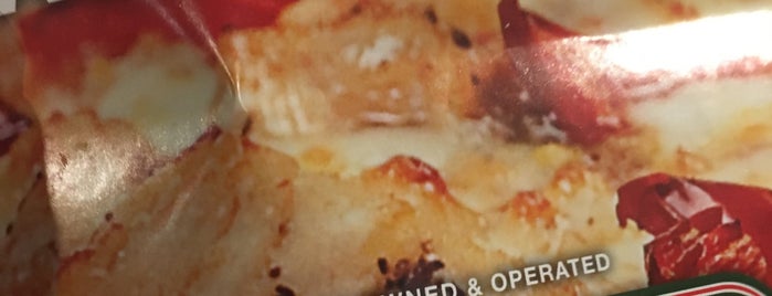 Glass Nickel Pizza is one of Posti che sono piaciuti a Ally.