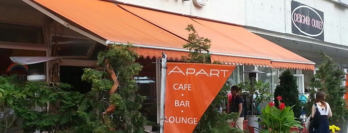 Café Apart is one of สถานที่ที่ Thomas ถูกใจ.
