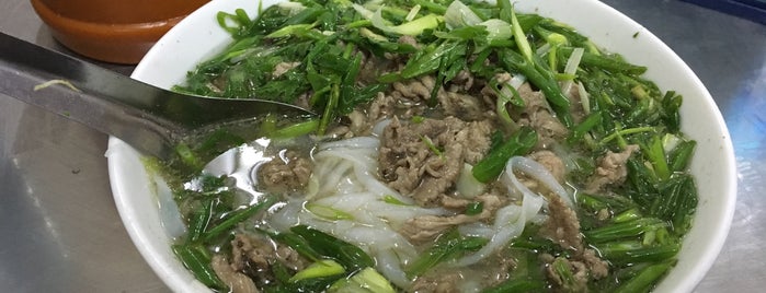 Phở Thìn Bờ Hồ is one of Lugares favoritos de Lockhart.