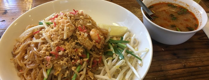 バンコック ポニー食堂 is one of Thai/Vietnamese.