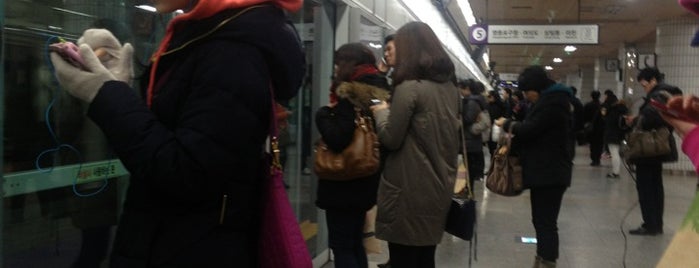 Omokgyo Stn. is one of Subway Stations in Seoul(line5~9).
