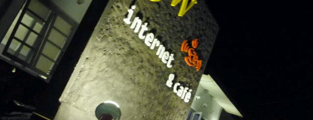 JW Cafe is one of Kediri.