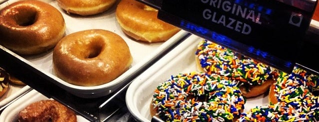 Krispy Kreme is one of Tempat yang Disukai Pious.