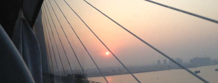 Wenzhou Bridge is one of Tempat yang Disukai Pawel.