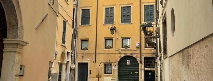 Pozzo dell'Amore is one of Verona.