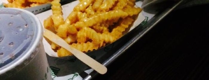 Shake Shack is one of Ericaさんのお気に入りスポット.