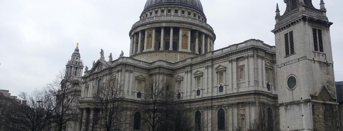 St Paul's Cathedral is one of London tour.