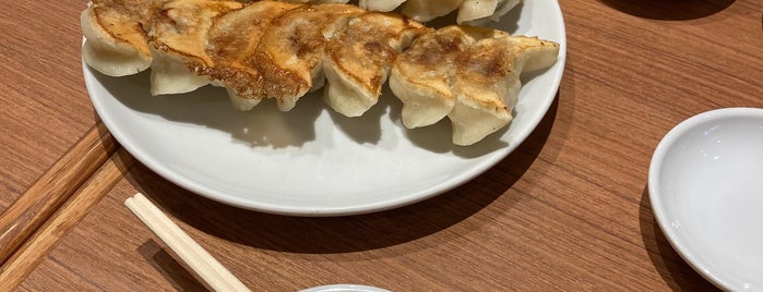 餃子菜館 勝ちゃん is one of Tempat yang Disimpan Creig.