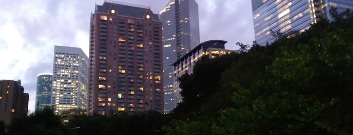 Downtown Houston is one of Orte, die George gefallen.