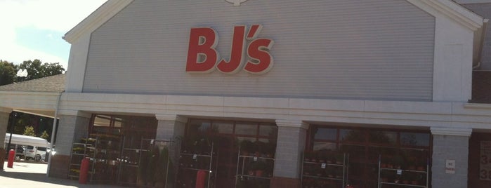 BJ's Wholesale Club is one of Orte, die James gefallen.