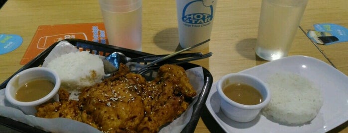 Hot Star Large Fried Chicken is one of Tempat yang Disukai Christa.