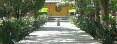 Casa De Ejercicios Espirituales De Puente Grande is one of สถานที่ที่ Carlos ถูกใจ.