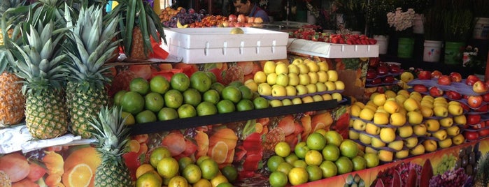 Mercado Vias De Texcoco is one of Tempat yang Disukai Panna.