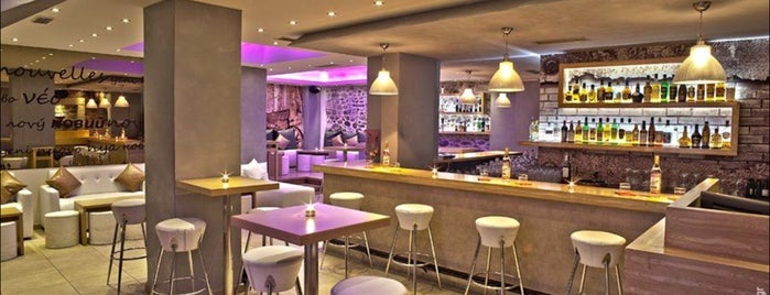 Nuevo Lounge Bar is one of Kyriaki'nin Beğendiği Mekanlar.