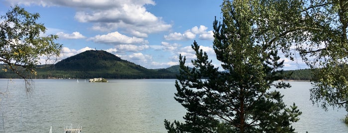 Lake Mácha is one of Reise.