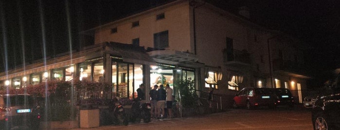 Gelateria Arlecchina is one of Bar e locali per una serata tra amici.