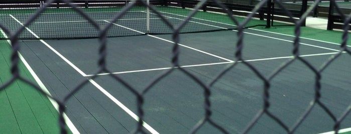Morris County GC Paddle Courts is one of Lugares favoritos de Caroline.