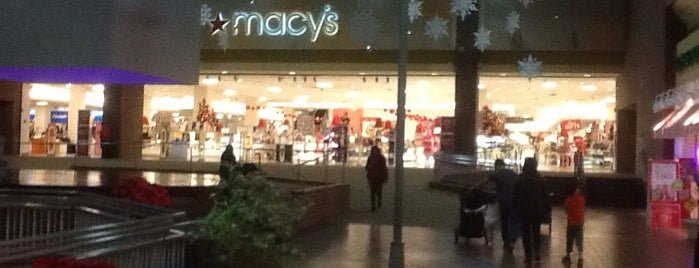 Macy's Plaza is one of Shopping.