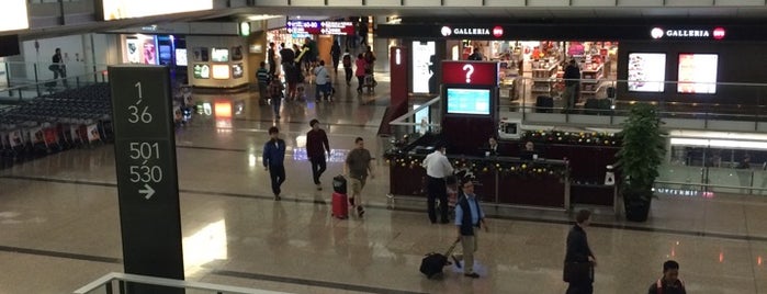 Hong Kong International Airport (HKG) is one of Lieux qui ont plu à Leman.