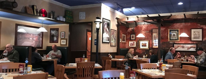 Dominic's Italian Restaurant is one of Medina Ohio.
