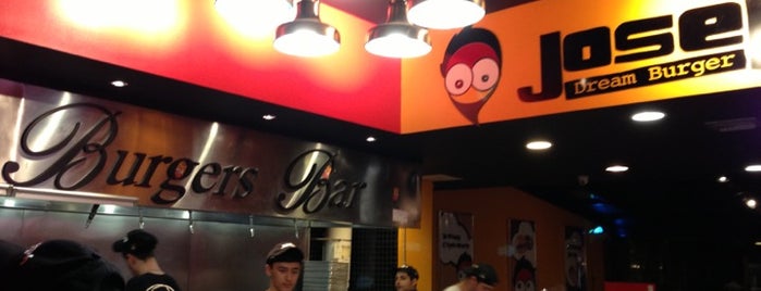 Burgers Bar is one of Locais curtidos por Rishe.