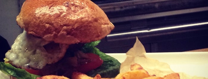 Tranzit Chupito Foodbar is one of 2014 legjobb hamburgerei.