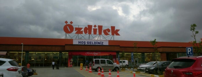 Özdilek Bolu AVM is one of Ahmet : понравившиеся места.