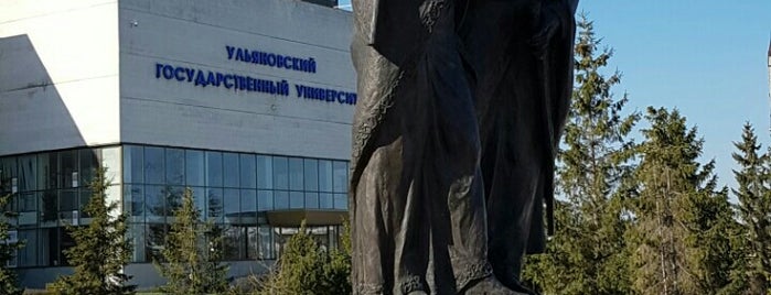 Памятник Петру и Февронии is one of Ульяновск city.