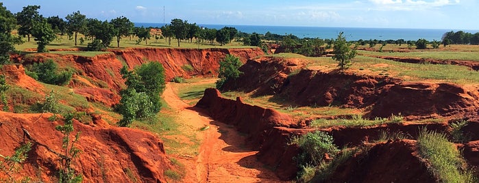 Red Canyon is one of Binh Thuan (Phan Thiet-Mui Ne) Place I visited.
