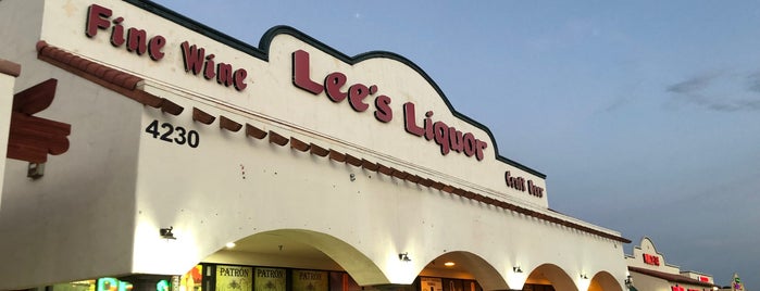 Lee's Discount Liquor is one of Lugares favoritos de Blondie.