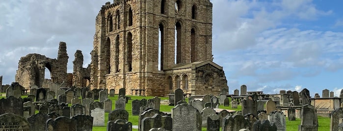 Tynemouth Priory and Castle is one of Lugares favoritos de Carl.