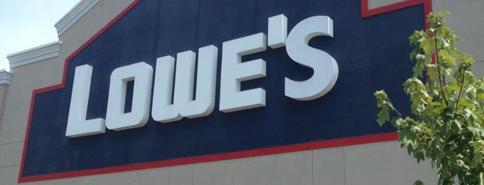 Lowe's is one of Locais curtidos por Heather.