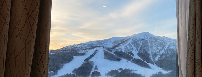 星野リゾート トマム is one of Sapporo.