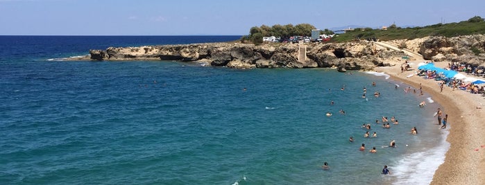 Stomio beach is one of Orte, die Rania gefallen.