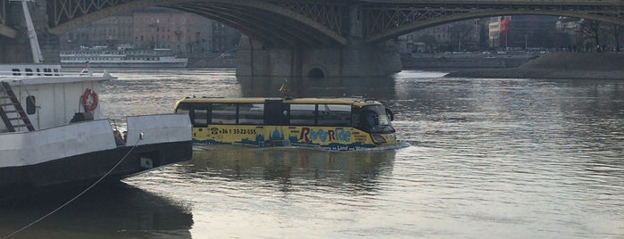 Jászai Mari tér (Margit híd) (D11, D12, D13) is one of Budapest / Ungarn.