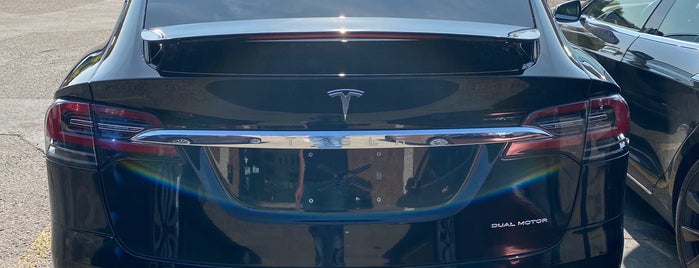 Tesla Motors is one of Jake : понравившиеся места.