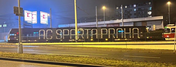 Nádraží Podbaba (tram, bus) is one of Tramvajové zastávky v Praze.