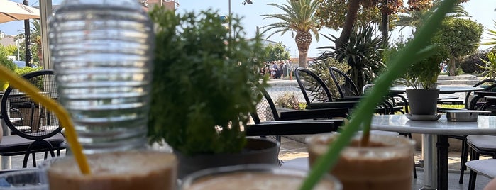 Ιώδιο καφεποτείο is one of Best places to eat and drink in Kavala.
