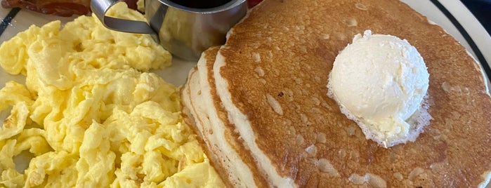 Corner Bakery Cafe is one of Lunch Grabs in SFValley+ (Los Angeles).