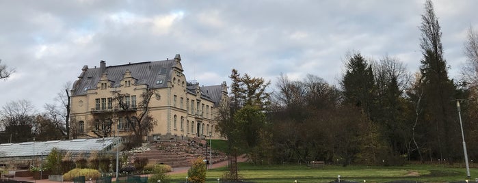 Kaisaniemi Botanic Garden is one of Helsinki.