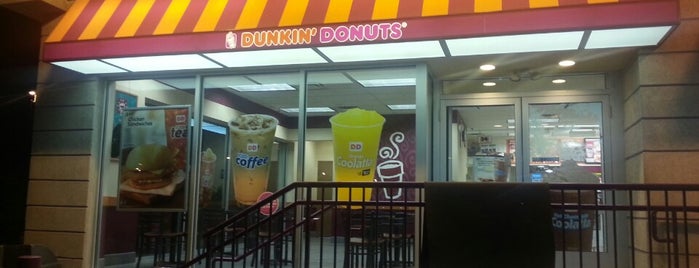 Dunkin Donuts is one of Lieux qui ont plu à Mario.