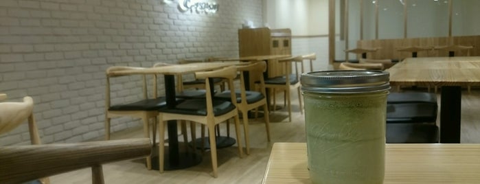 金礦咖啡 Crown Coffee (鹿港中正） is one of Lukang 鹿港.