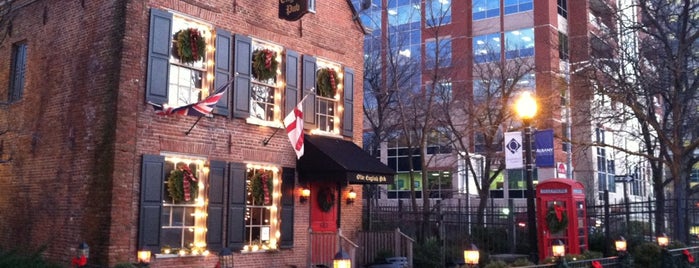 The Olde English Pub & Pantry is one of Lieux qui ont plu à Jan.