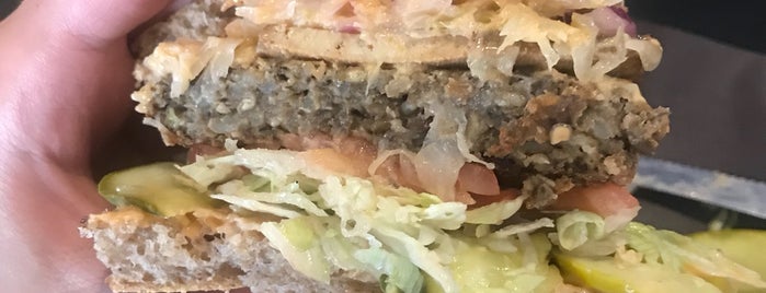 Boon Burger Barrie is one of Daniel: сохраненные места.