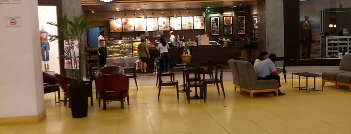 Starbucks is one of Cafes_Lima.