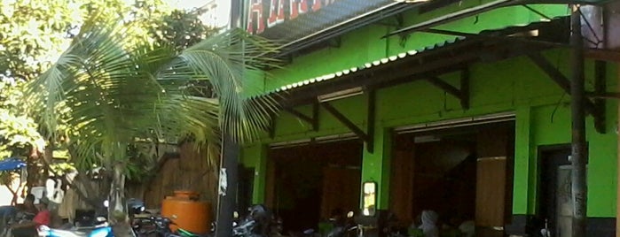 Ramen Omcik is one of Top Cafe and Resto.