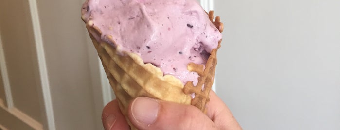 Bluebird Ice Cream is one of Posti che sono piaciuti a Cusp25.
