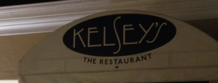 Kelsey's @ kathrine Southern Hotel is one of Lugares favoritos de Lisette.