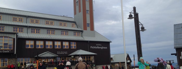 Hotel Fichtelberghaus is one of Orte, die Jörg gefallen.