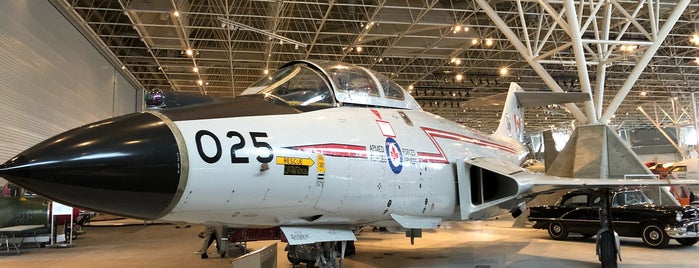 Canada Aviation and Space Museum is one of Tempat yang Disukai Jörg.